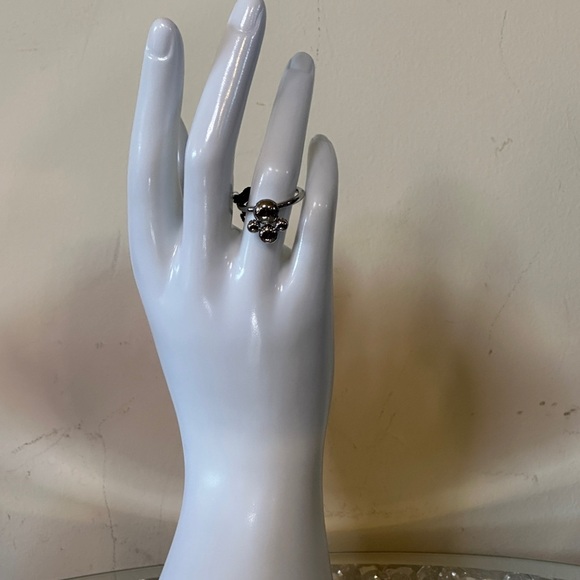 NWT/NIB - Calvin Klein Fidget Ring. Size 7 - Picture 4 of 6